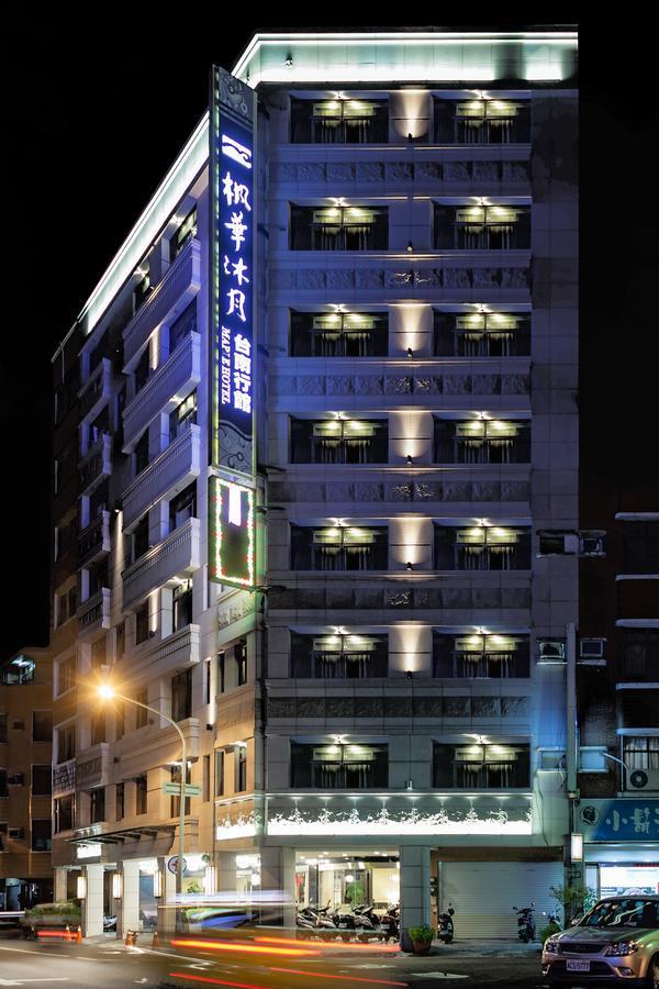 Maple Hotel Tainan Buitenkant foto