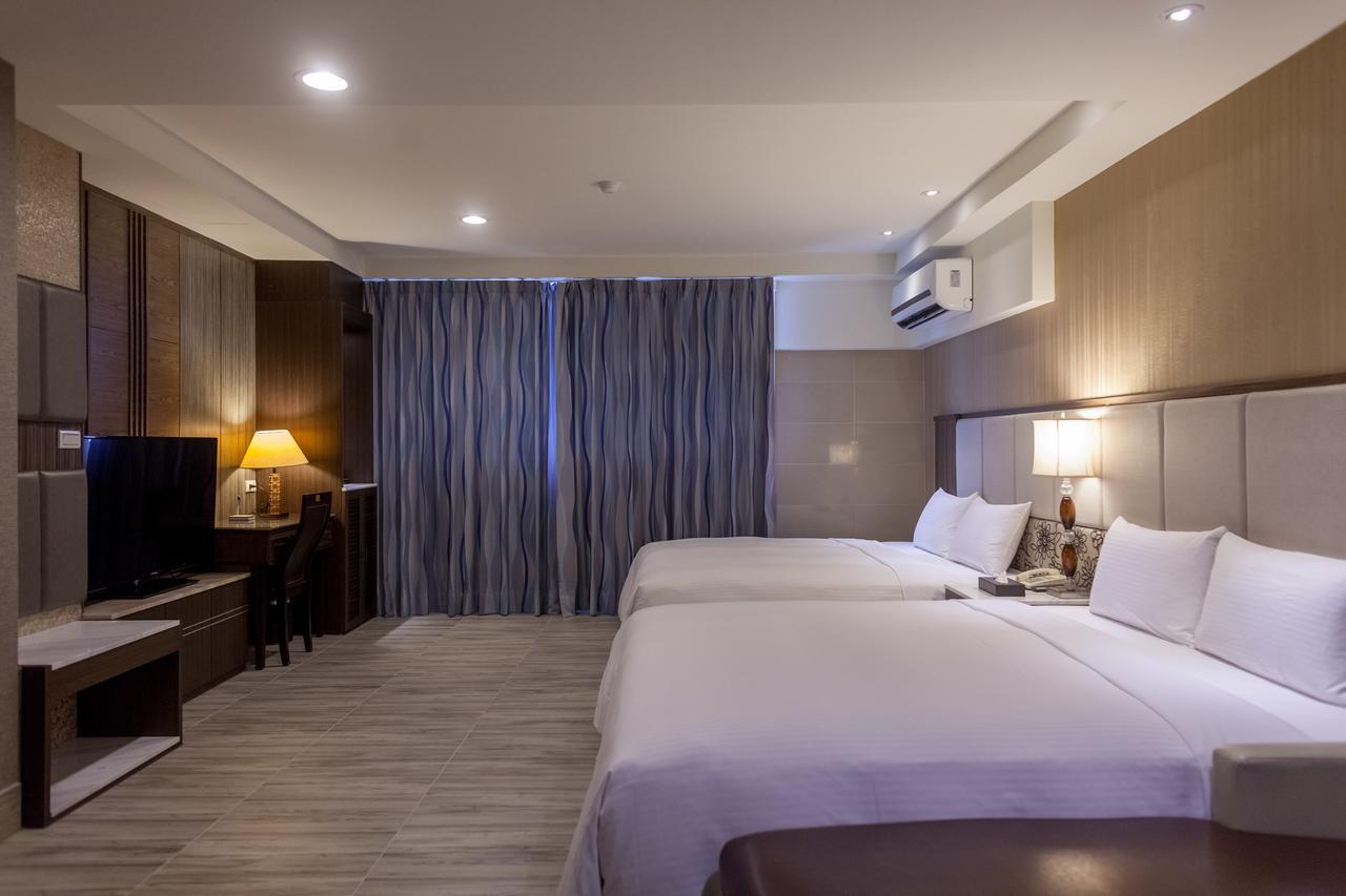 Maple Hotel Tainan Buitenkant foto
