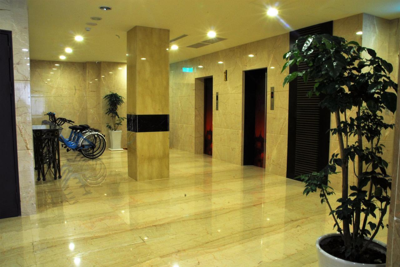 Maple Hotel Tainan Buitenkant foto